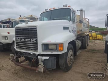 Main image Mack CH613